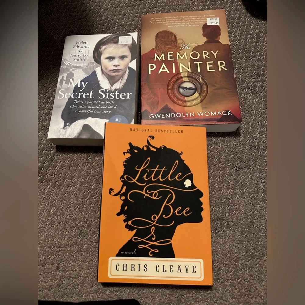 Book set of 3 Novels - Picture 3 of 3